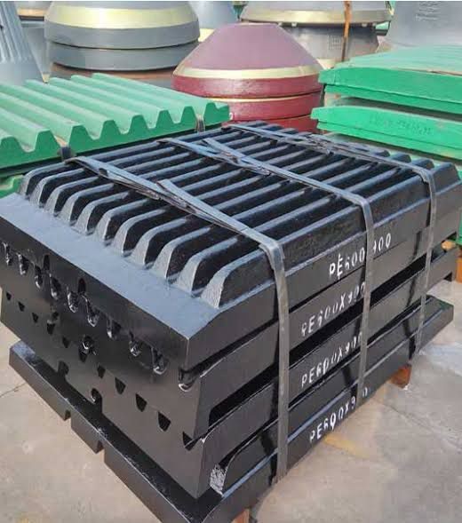 Pièces de rechange pour installations de concassage et de criblage de pierres -  DRAGON Crusher