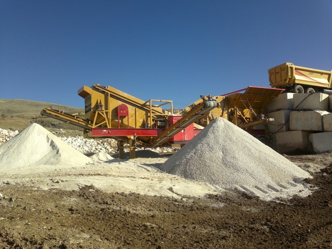 Mobile Crushing and Screening Plant for Hard Minerals